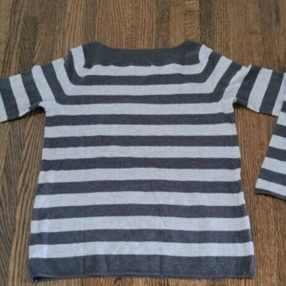 GAP Sweater Gray Sriped Lightweight Women's Sz XS Wool - Picture 7 of 10